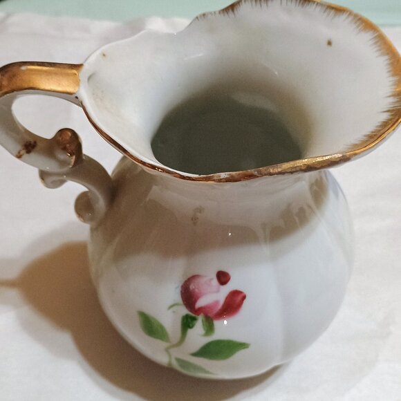 Small water pitcher - Picture 3 of 5